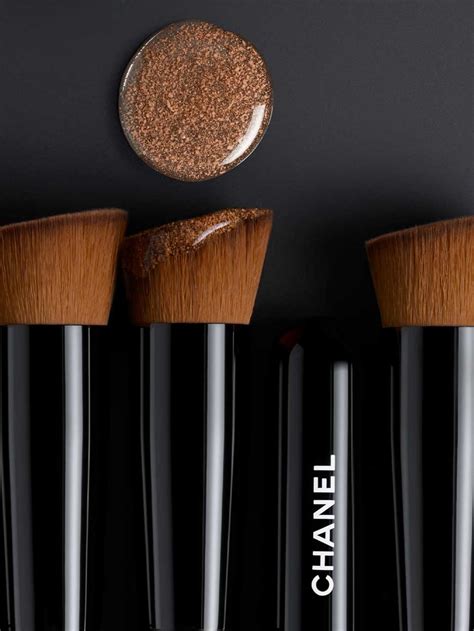 chanel les pinceaux fond de teint foundation brush 6|les pinceaux De Chanel reviews.